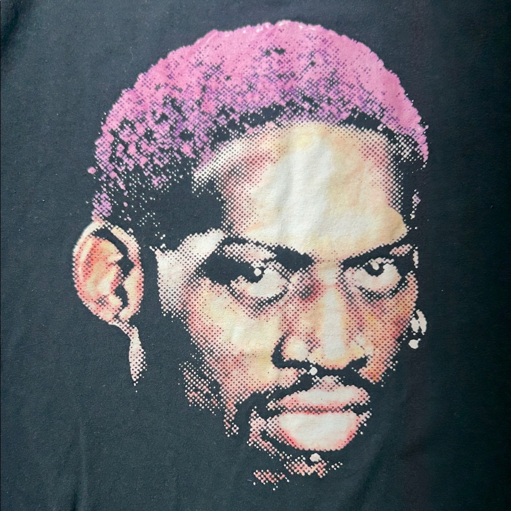 Dennis Rodman Face w/ Pink Hair - Black Graphic T-Shirt - Picture 3 of 3